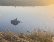 Саратовский тракторист заехал в пруд и погиб 
